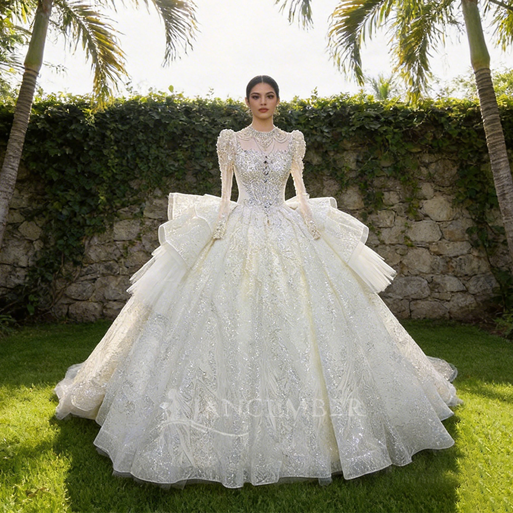 Embroidery Ribbon - Hochgeschlossenes, schickes Brautkleid mit Korsett, hochwertiges