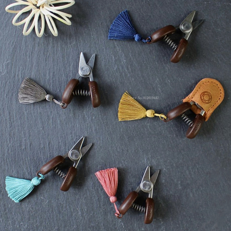 Niedliche kleine Schere Leder  – Embroidery Scissors Small Bewertung und Preis