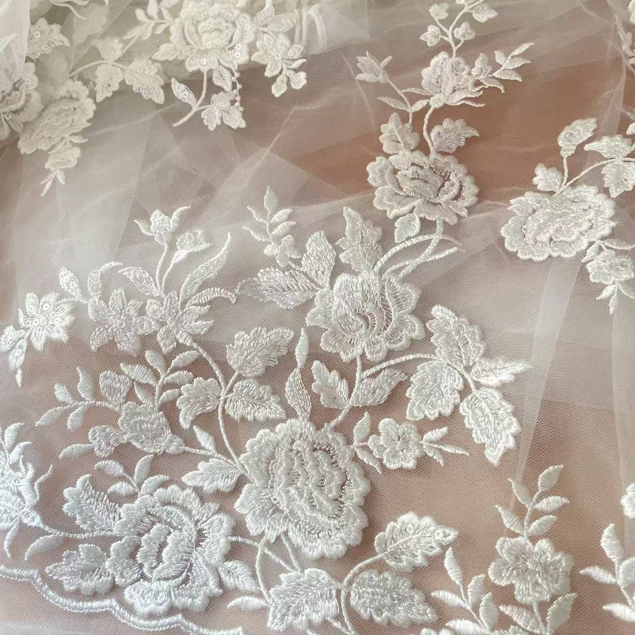 Französischer bestickter Spitz – Embroidery Abaya Bewertung und Preis